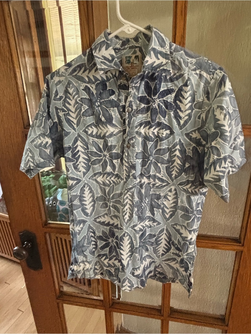 Vintage Men's Blue Floral Short-Sleeve Shirt